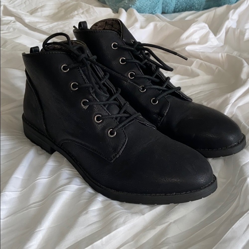 SO Ankle Boots